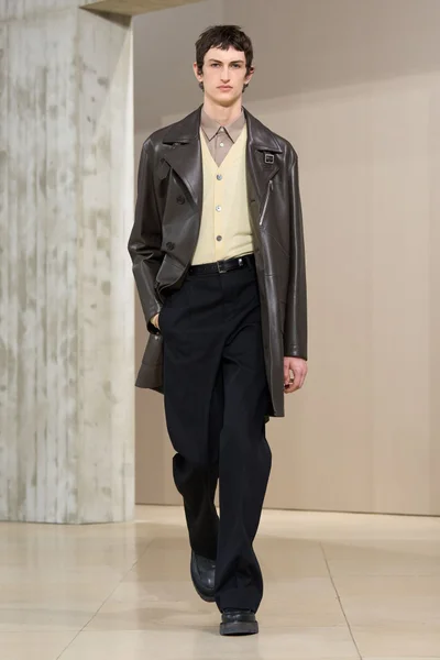 Look 14